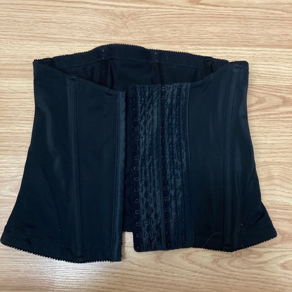 Belly Bandit Mother Tucker Corset Medium